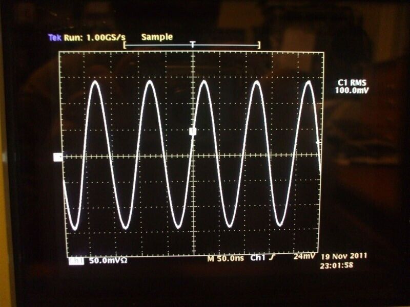 Tektronix TDS684C Digital Realtime Oscilloscope 1GHz 5GS/s 13 1F 2F HD Tektronix TDS684C Digital Realtime Oscilloscope 1GHz 5GS/s 13 1F 2F HD